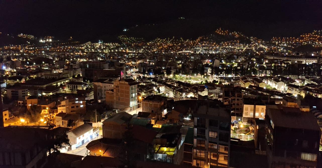 Vista panorámica nocturna desde el hotel